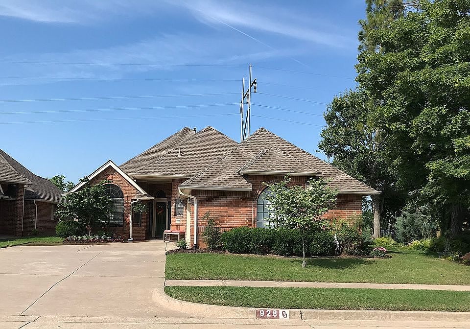  Great curb appeal!