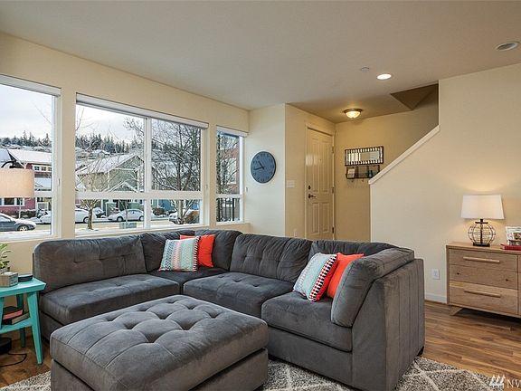 2nd image of 1739 25th Ave NE