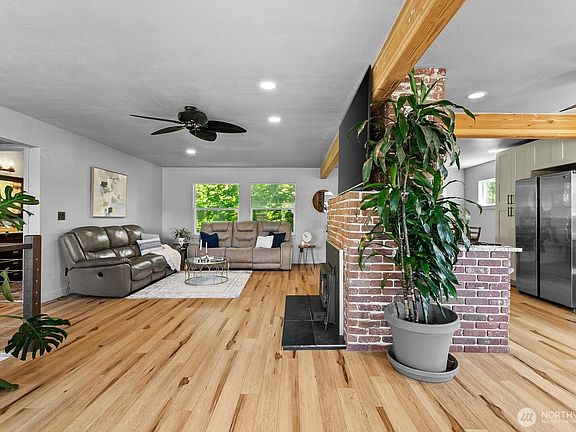 5th image of 307 4th Street