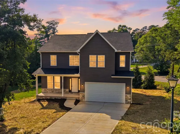 1147 10th Street Ln NW, Hickory, NC 28601