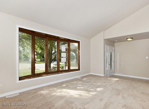 4th image of 15654 White Pine Ct