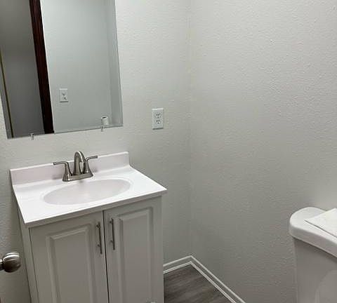 4th image of 10577 Ohio St #1
