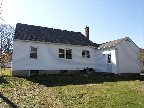 3rd image of 402 N Jay St