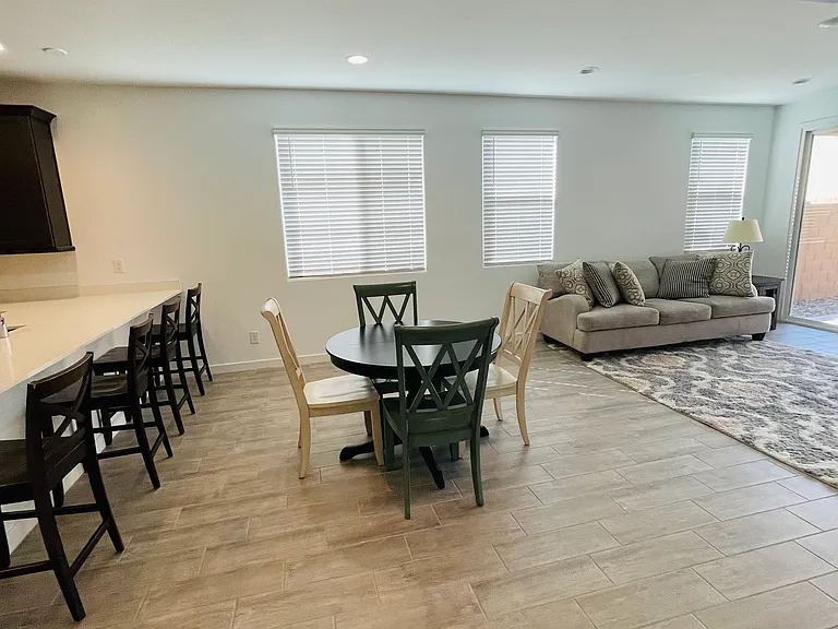 1458 W Ridge Rd — Photo 11