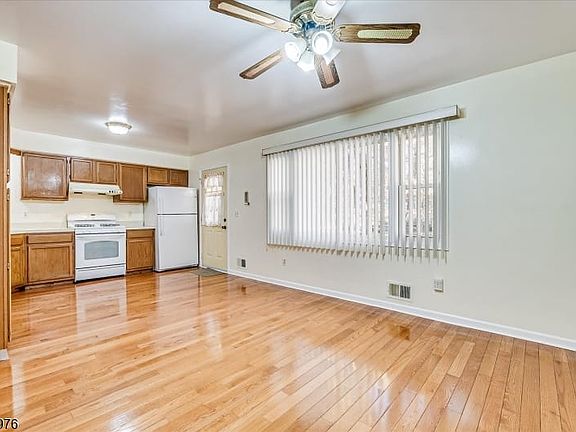 2nd image of 536 Elsie Ave