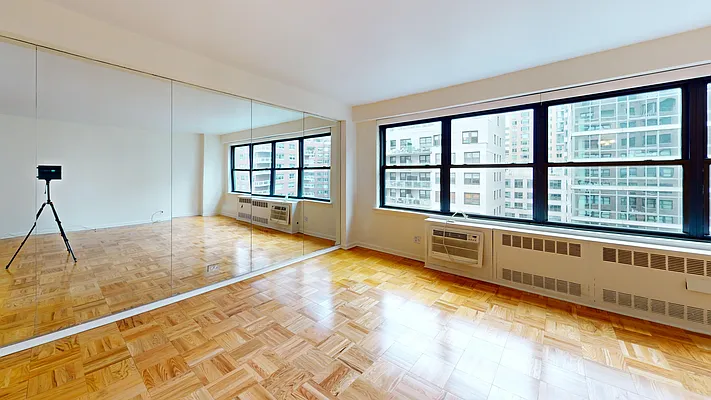 Rented by Bond New York | media 12