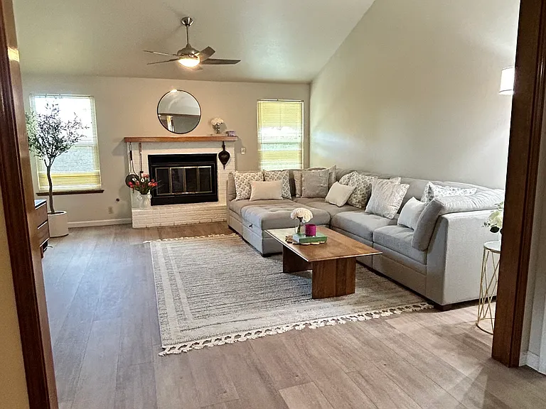 1624 Sausalito Dr — Photo 29