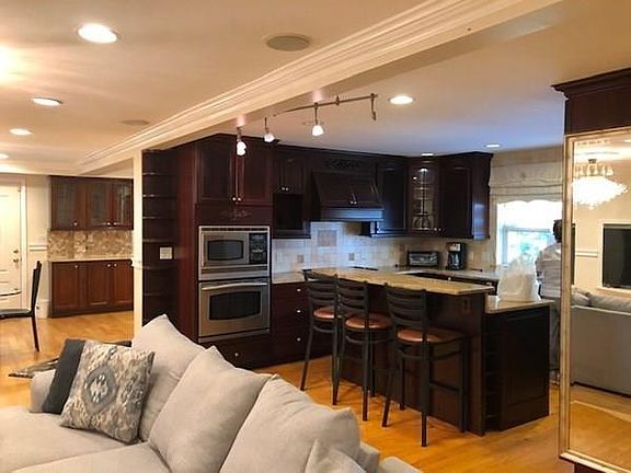 4th image of 18 Madison Ave #18
