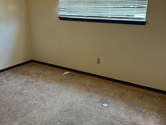 4th image of 290 Apple Tree Ct APT 8