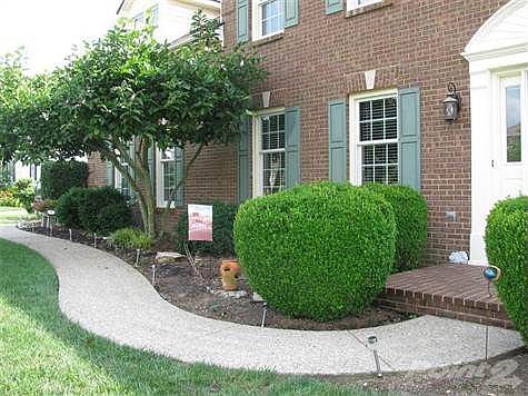 4th image of 216 Hawthorne Dr