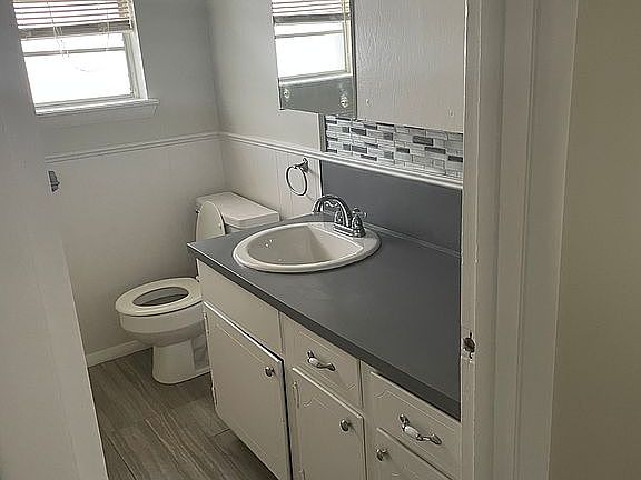 3rd image of 3319 Cox Cir