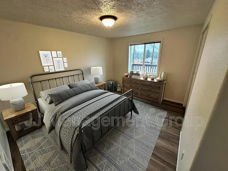 1219 2nd St #WEBSTER APARTMENTS — Photo 4