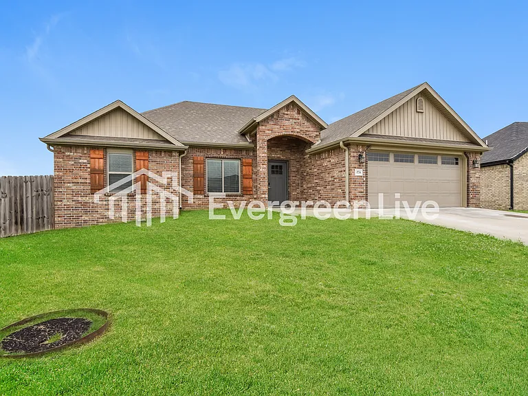 1734 Charismatic Dr — Photo 2