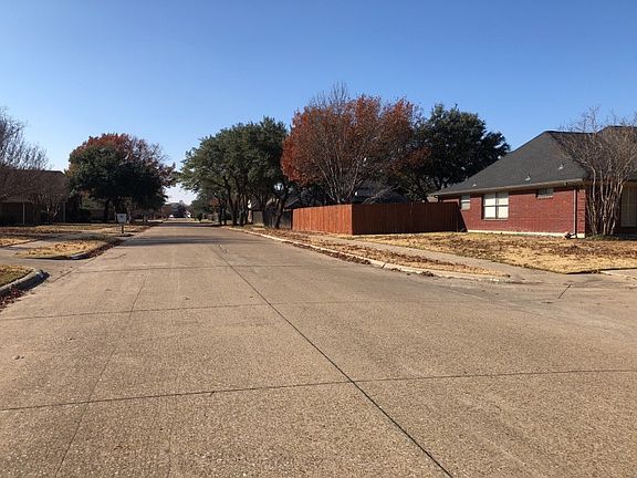 5th image of 320 Clear Springs Dr