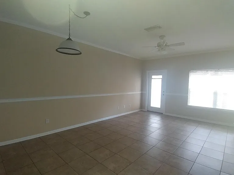 1106 Southern Mill Ct — Photo 2