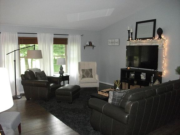4th image of 3550 Whispering Woods Dr