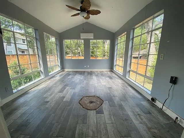 904 Possum Trot St — Photo 4
