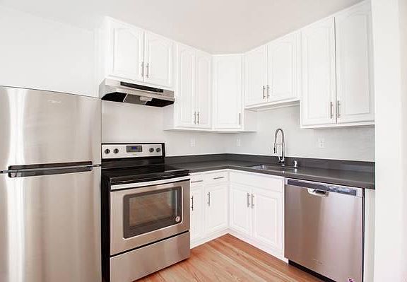 2nd image of 755 Green St APT 2E