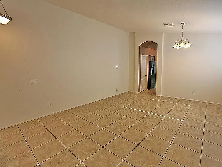 9902 W Melinda Ln — Photo 7