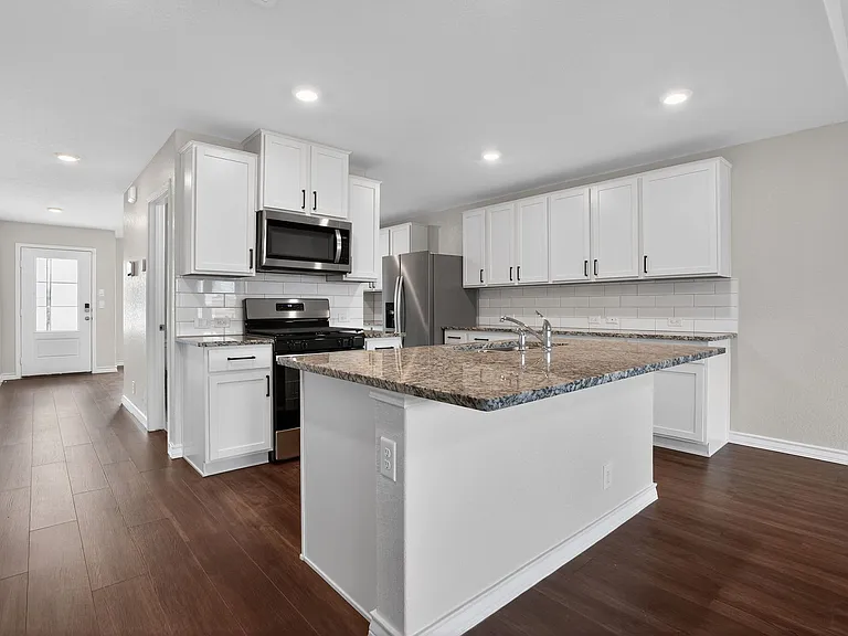 611 Overlook Rdg — Photo 9