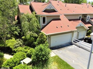 44 Red Oak Ter, Oak Ridge, NJ 07438