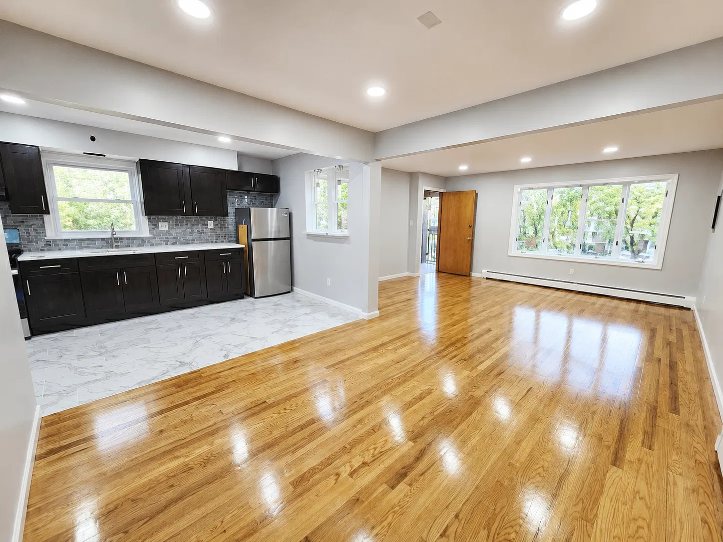 3 bed, 1100 sqft, $2,500 — Photo 1