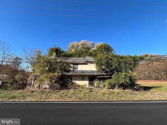 2nd image of 2305 E Kings Hwy