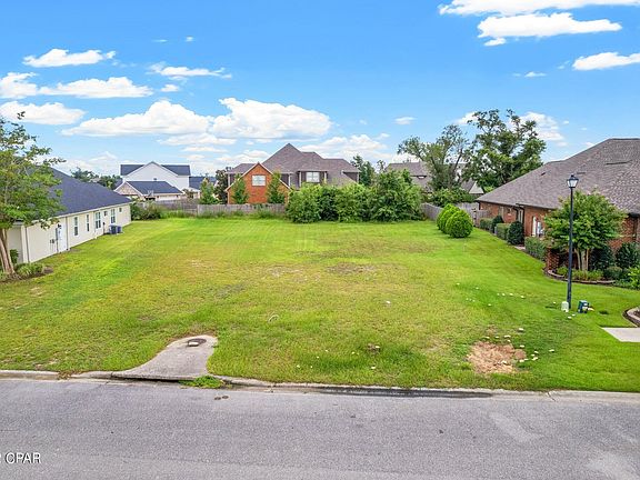 3rd image of 310 Meadowview Ter