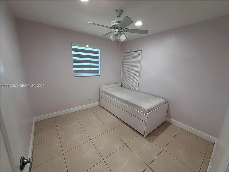 3011 N 74th Ave — Photo 14