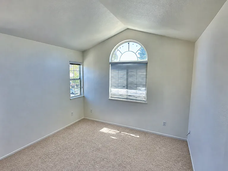 1617 Mount Silliman Way — Photo 4