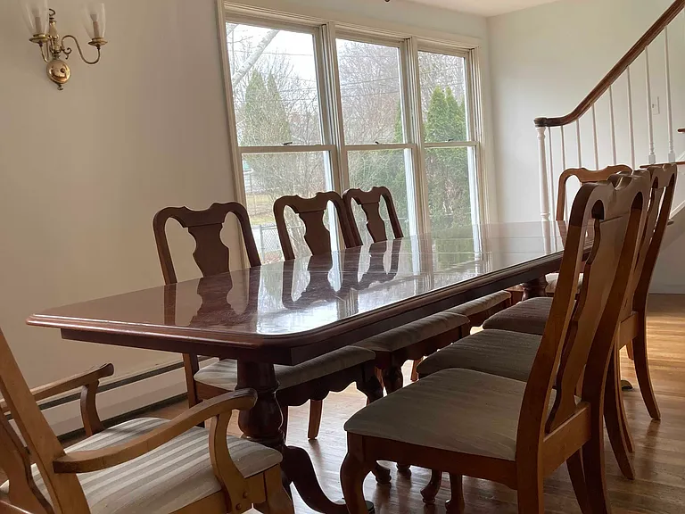 320 Leslie Dr — Photo 7