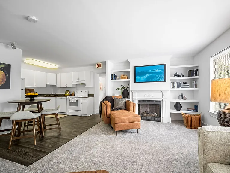 The Fairways Apartments and Townhomes — Photo 8