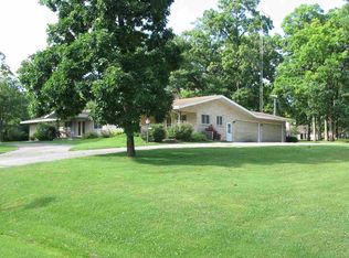 1796 Crown Dr, Oshkosh, WI 54904