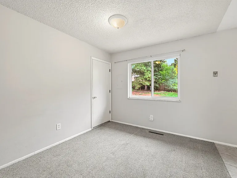 4935 Montebello Dr — Photo 5