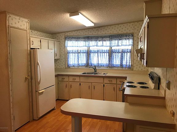 15218C99-4BD6-4BA5-87E8-FC140D120280