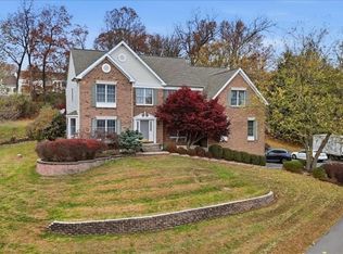 13 Old Schoolhouse Rd, Bethlehem Twp., NJ 08802