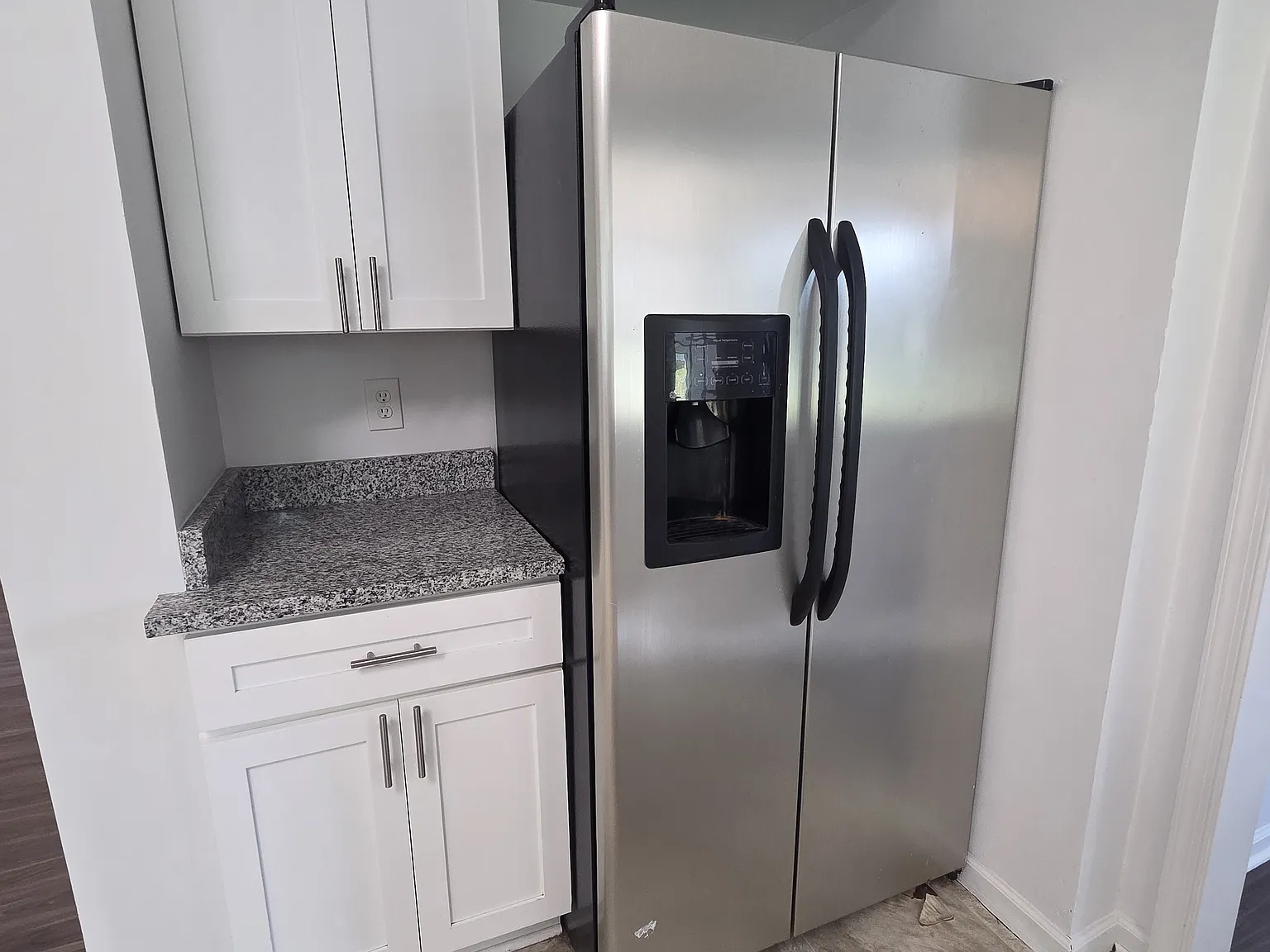 4 bed, 2.5 bath, 2905 sqft, $2,300 — Photo 3