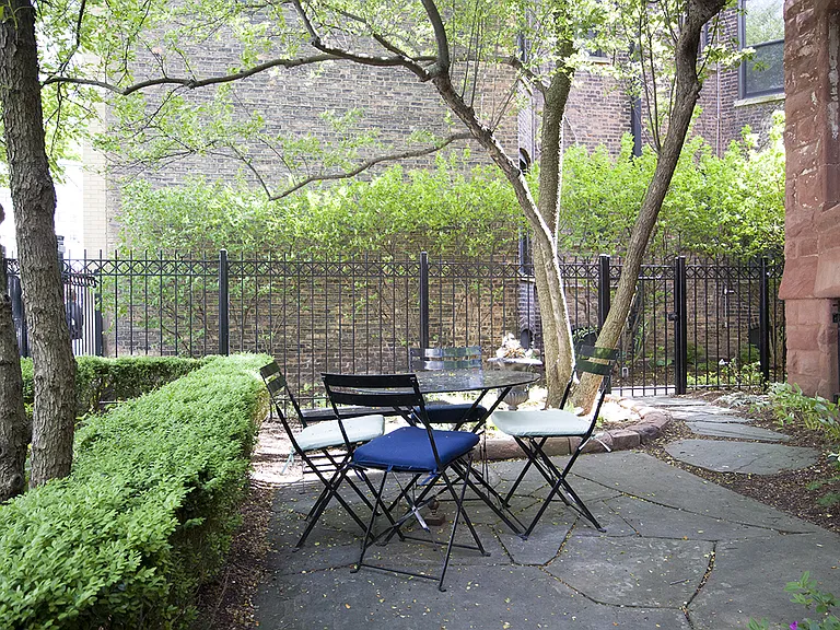 1228 N Dearborn St #2 — Photo 45