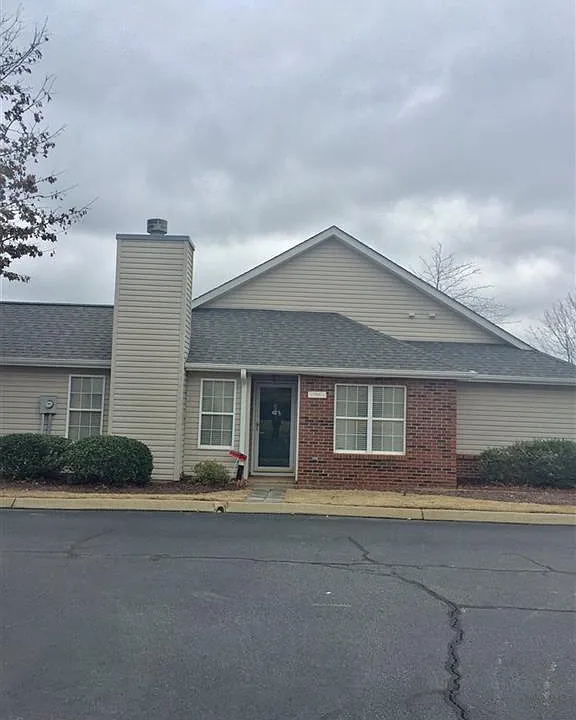 1 Hillside Glen Dr