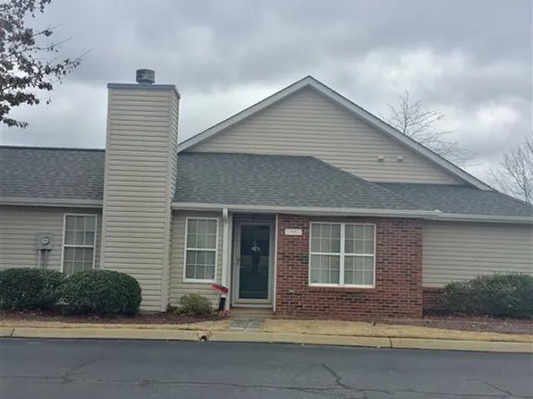 1 Hillside Glen Dr, Greer, SC 29650