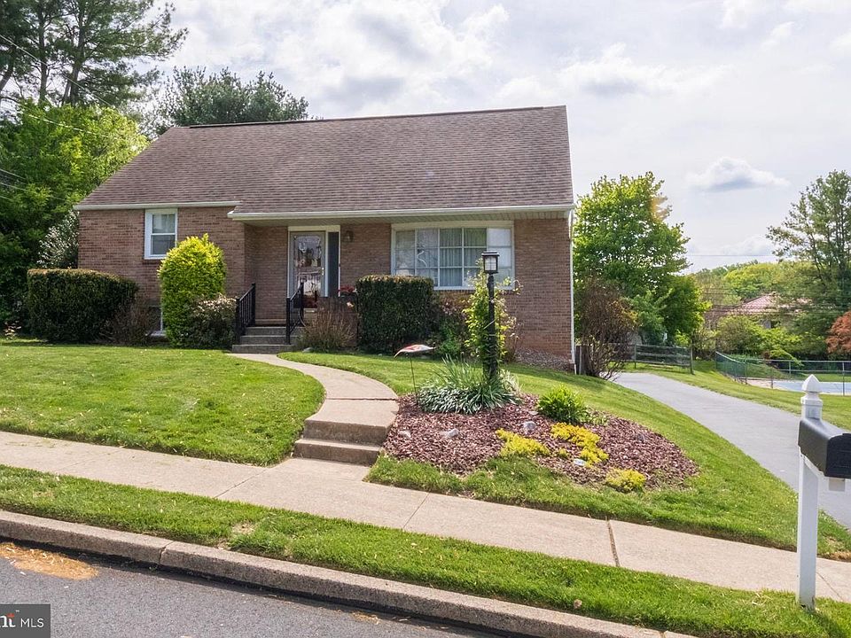 1st image of 229 Grande Valley Rd