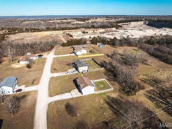 3rd image of 26954 Savery Ln