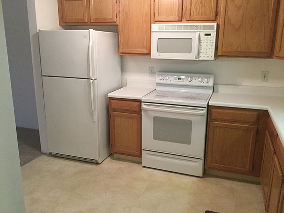 5th image of 61053 Greenwood Dr #1