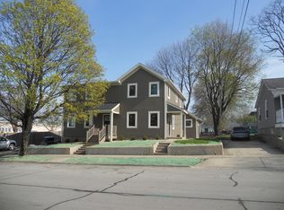 209 Indiana St APT B, Saint Charles, IL 60174