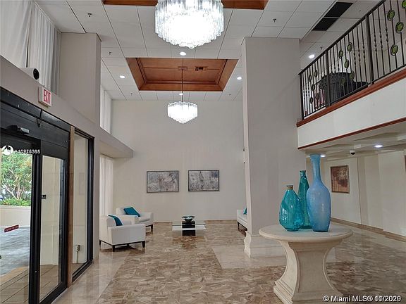 4th image of 6061 Collins Ave APT 8A