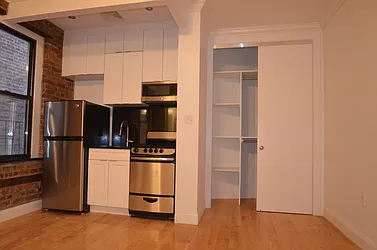 Rented by CITY SKYLINE REALTY INC