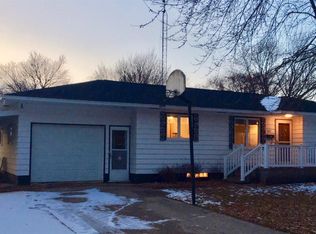 801 S Jefferson St, Wellsburg, IA 50680
