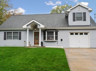 9 Appleton Dr, Hazlet, NJ 07730