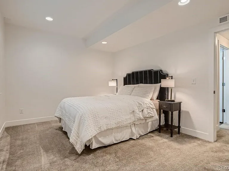 6003 N Galena St — Photo 23