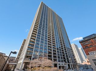 1560 N Sandburg Ter APT 4011J, Chicago, IL 60610